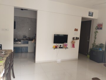 Furnished Amenities in 2 BHK Apartment at Kalpataru Splendour, Wakad – for Rent