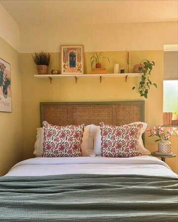 Master Bedroom in 3.5 BHK Builder Floor at Krishna Nagar – for Rent