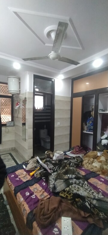 Furnished Amenities in 2 BHK Builder Floor at Khirki Extension – for Rent
