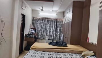 Master Bedroom in 2 BHK Apartment at Park Avenue Apartment Kandivali, Kandivali West – for Rent