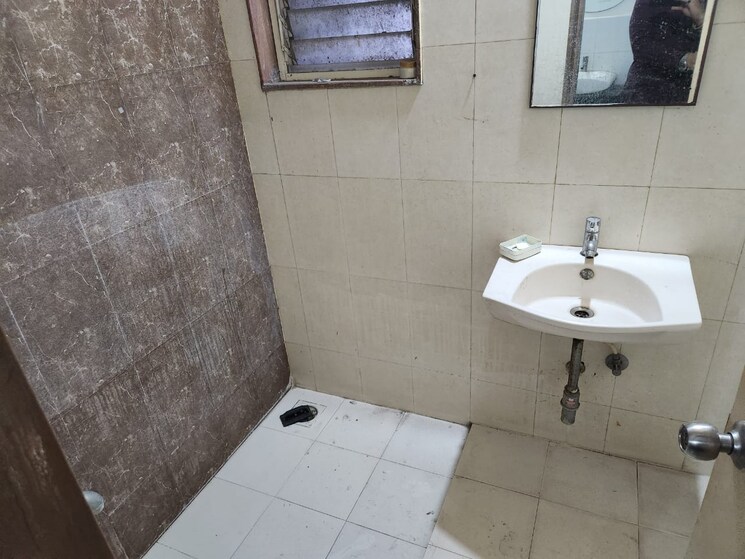 Bathroom, manav-silver-skyscapes 3 Bedroom 1471 Sq.Ft. Apartment In Wakad Pune 8039209