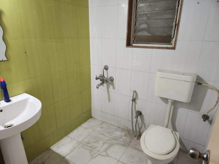 Bathroom, manav-silver-skyscapes 3 Bedroom 1471 Sq.Ft. Apartment In Wakad Pune 8039209