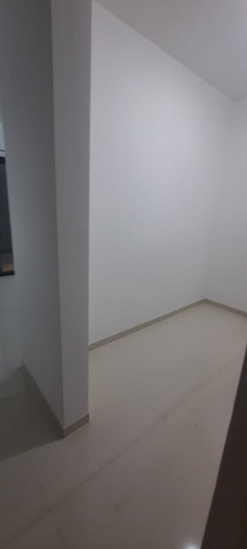 Room in 3 BHK Apartment at Majestique Signature Towers, Balewadi – for Rent