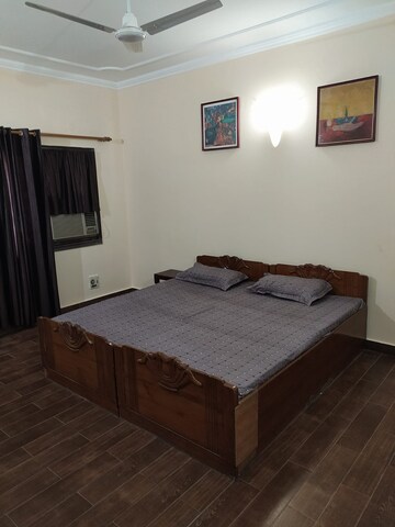 Bedroom in 3 BHK Independent House at Beverly Towers, Sector 21 – for Sale