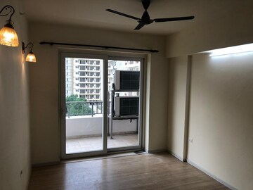Room in 3 BHK Apartment at DLF The Skycourt, Sector 86 – for Sale