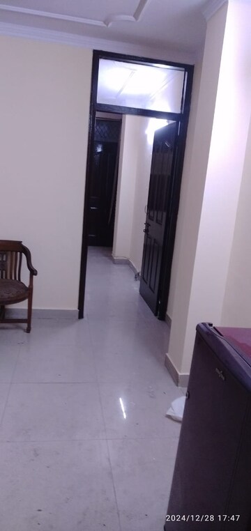 Building Lobby in 1 BHK Builder Floor at Chittaranjan Park – for Rent