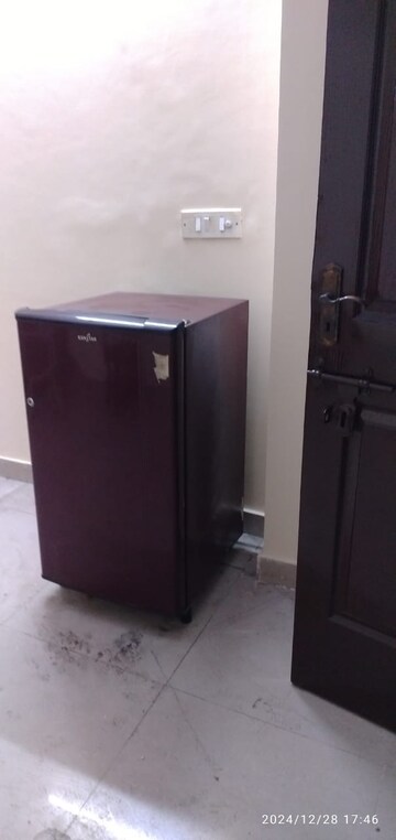 Furnished Amenities in 1 BHK Builder Floor at Chittaranjan Park – for Rent