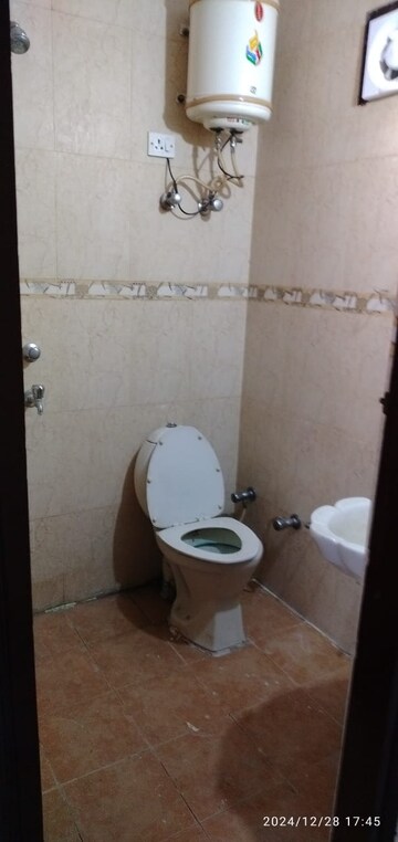 1 BHK Builder Floor at Chittaranjan Park – for Rent