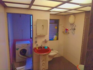 Attached Bathroom in 3.5 BHK Apartment at Om Srishti, Kharghar – for Rent
