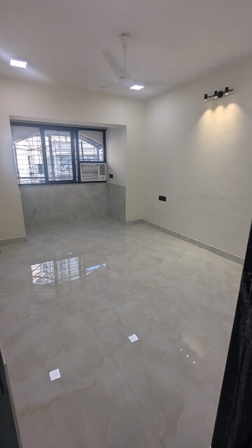 2 BHK Apartment For Rent in Oakland Park, Andheri West