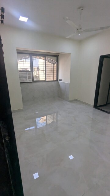 Room in 2 BHK Apartment at Oakland Park, Andheri West – for Rent