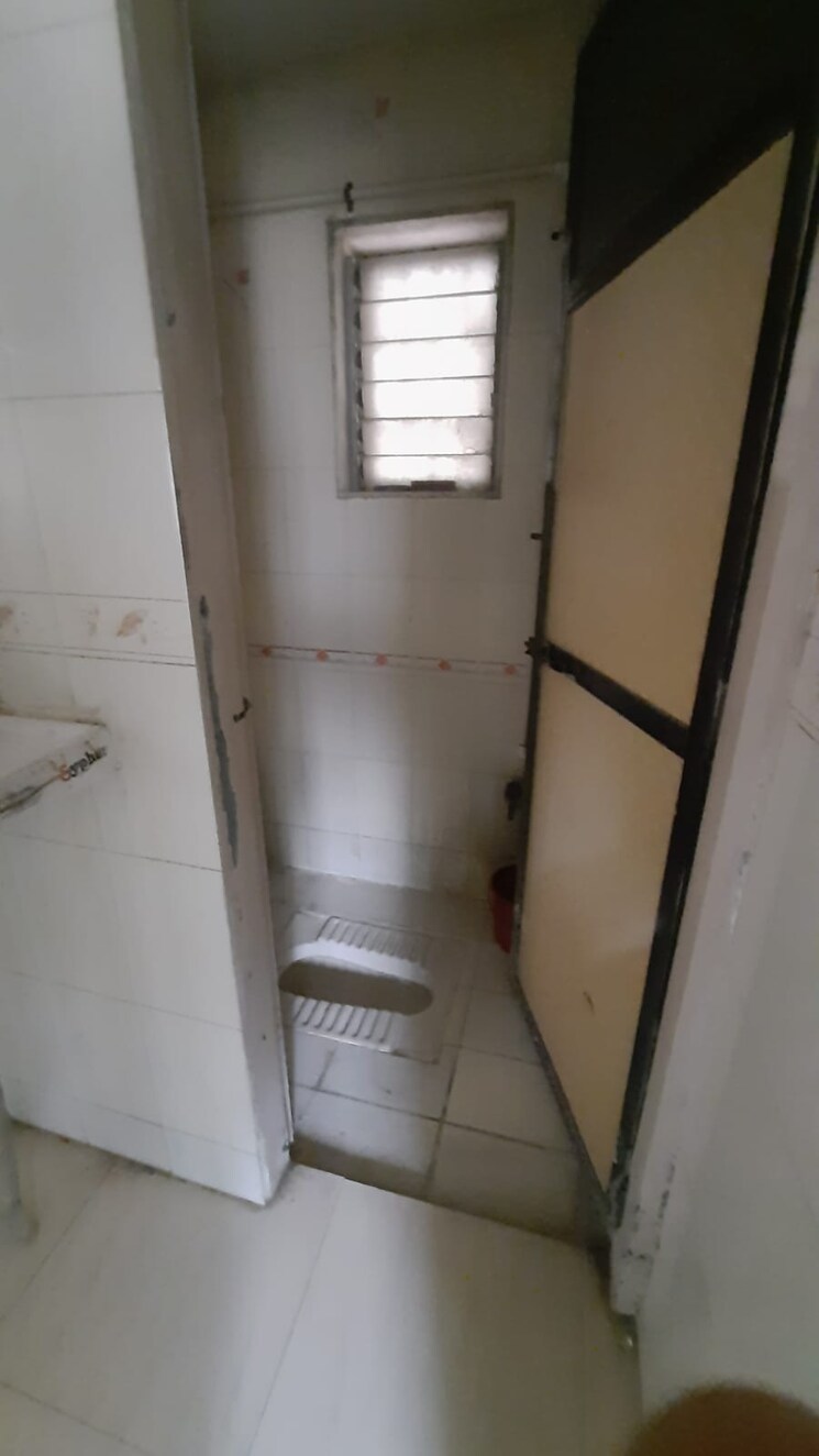 Bathroom, gopal-krishna-park 1 Bedroom 522 Sq.Ft. Apartment In Kalyan East Thane 8039457