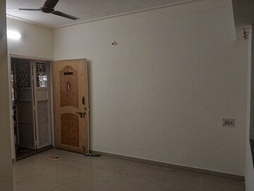Room in 1.5 BHK Builder Floor at Anand Nagar – for Rent