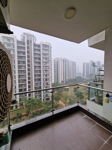 3 BHK Apartment For Rent in Microtek Greenburg, Sector 86