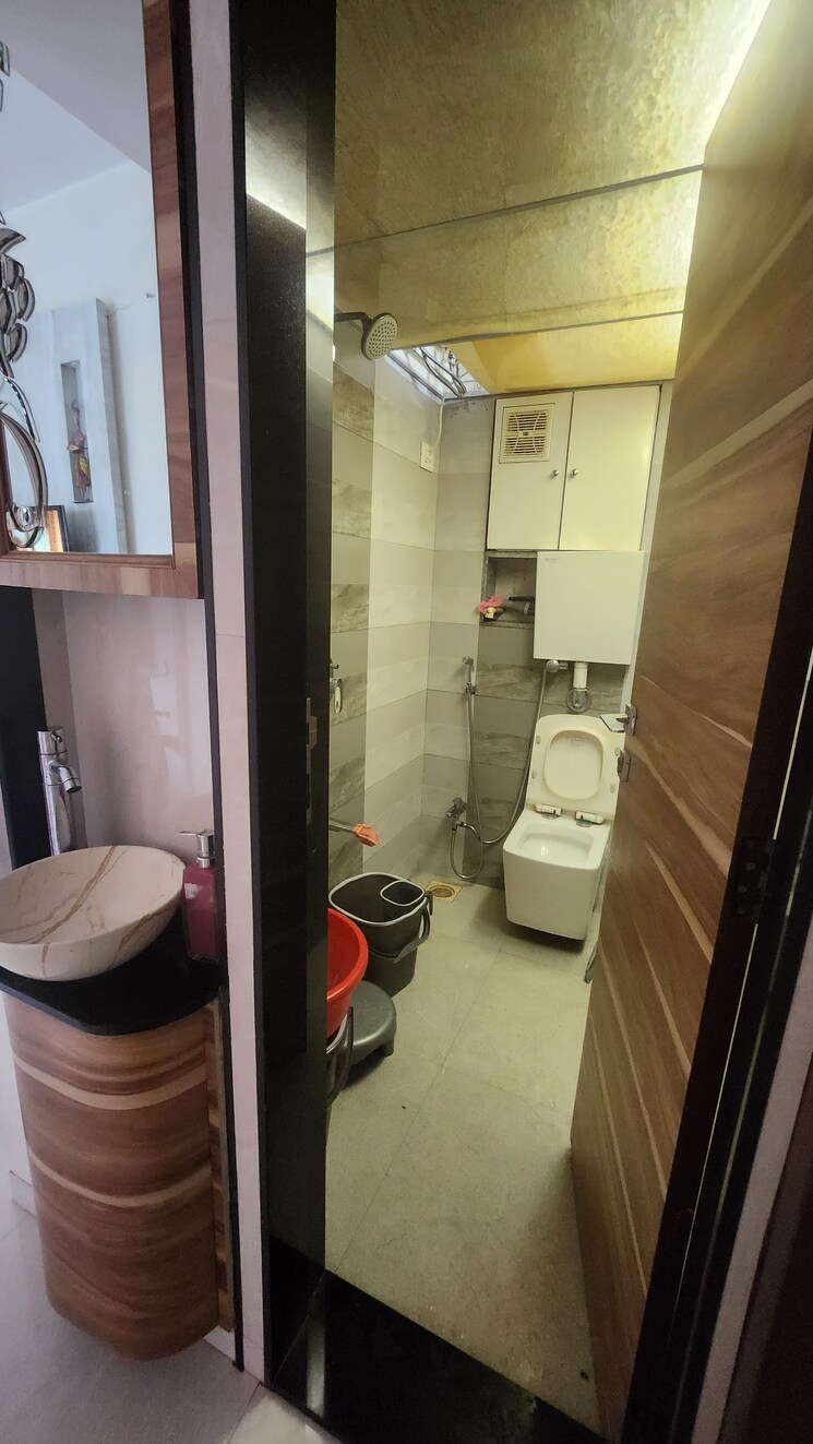 Bathroom, andheri west 2 Bedroom 550 Sq.Ft. Apartment In Andheri West Mumbai 8039539