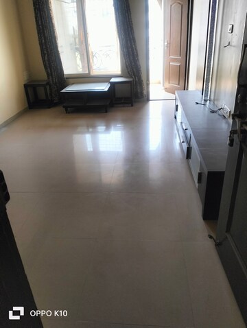 Room in 2 BHK Apartment at Sai Dwarkamai CHS, Kondhwa – for Rent