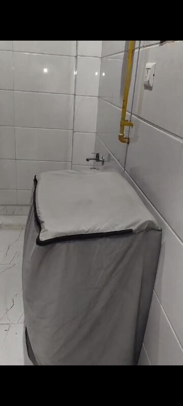 Master Bedroom in 1 BHK Builder Floor at Dwarka Mor – for Rent
