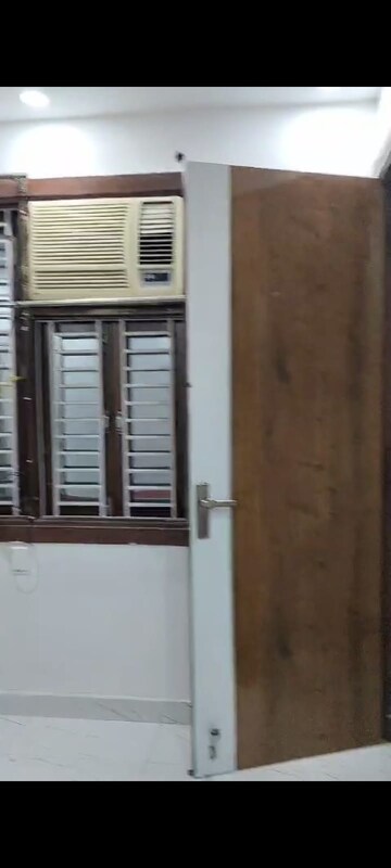 Building Lobby in 1 BHK Builder Floor at Dwarka Mor – for Rent