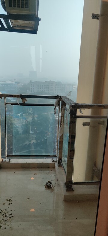 Furnished Amenities in 2 BHK Apartment at Ambience Creacions, Sector 22 – for Rent