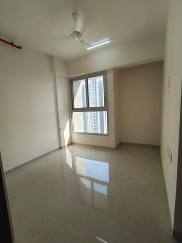 Room in 2 BHK Apartment at Piramal Vaikunth, Balkum Pada – for Rent