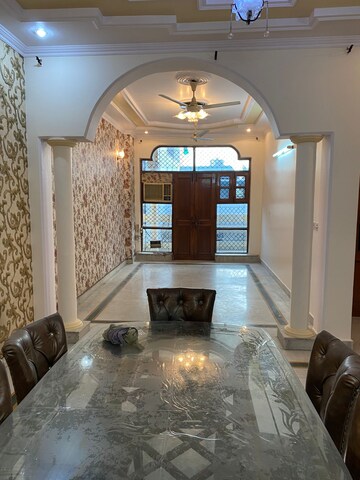 Living Room in 3 BHK Builder Floor at Paschim Vihar – for Rent
