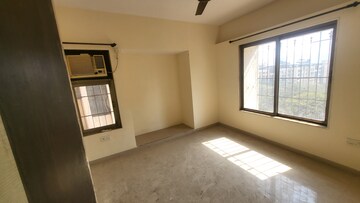 Room in 3 BHK Apartment at Twinkle Towers CHS, Kailash Nagar – for Rent