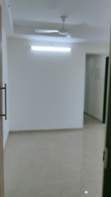 Room in 2 BHK Apartment at Dosti Eastern Bay, Wadala – for Rent