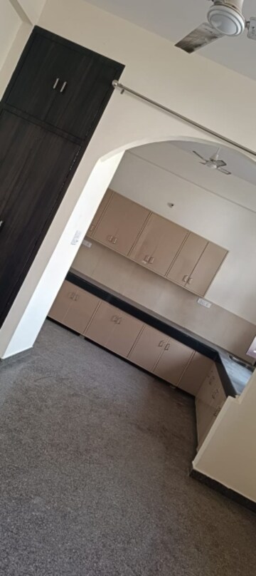  Warehouse For Rent in Sector 6