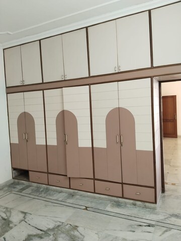 Master Bedroom in 2 BHK Builder Floor at Brs Nagar – for Rent