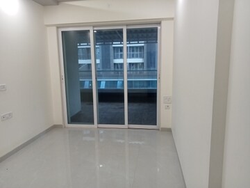 Room in 1 BHK Apartment at Unique Signature Mumbai, Mira Road – for Sale