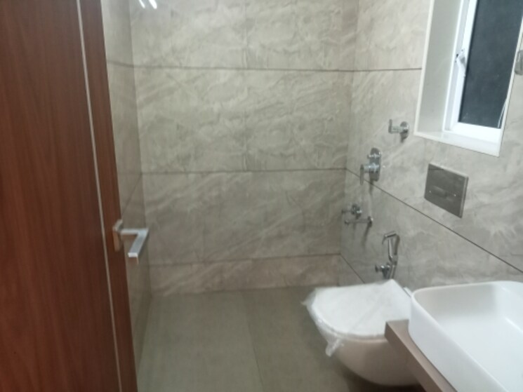 Bathroom, unique-signature-mumbai 1 Bedroom 398 Sq.Ft. Apartment In Mira Road Thane 8039763