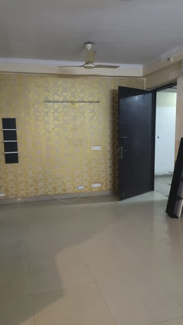 Room in 3 BHK Apartment at Futec Gateway, Sector 75 – for Sale
