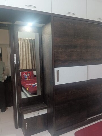 Furnished Amenities in 1 BHK Apartment at Majestique Towers East Wing B, Kharadi – for Rent
