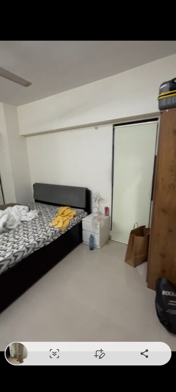 Bedroom in 3 BHK Apartment at Lashkaria Empress, Andheri West – for Rent