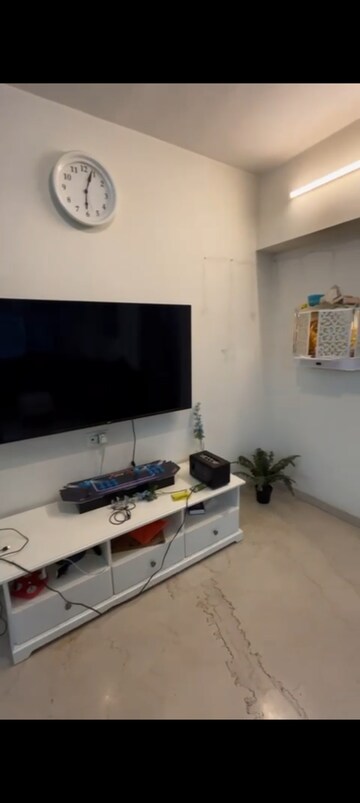 Master Bedroom in 3 BHK Apartment at Lashkaria Empress, Andheri West – for Rent