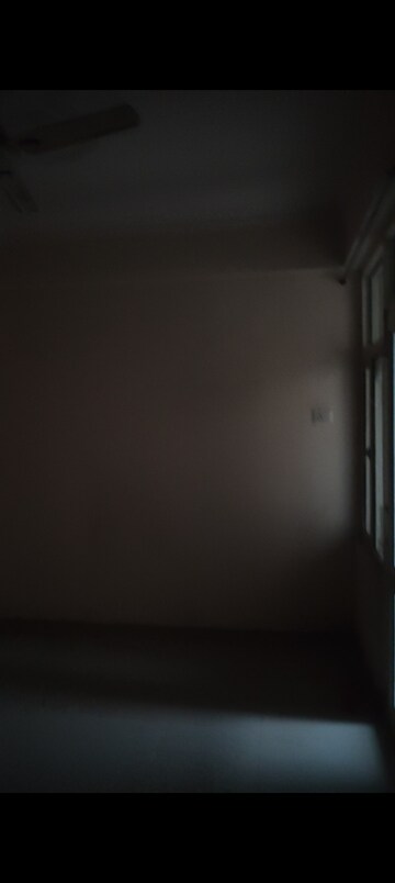 Room in 2 BHK Apartment at Proview Officer City, Raj Nagar Extension – for Rent