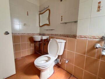 Bathroom in 3 BHK Apartment at DSR Pride, Hsr Layout – for Rent