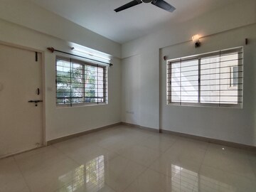 Room in 3 BHK Apartment at DSR Pride, Hsr Layout – for Rent