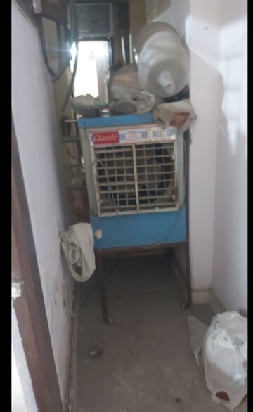 Bathroom in 1.5 BHK Builder Floor at Mayur Vihar – for Sale