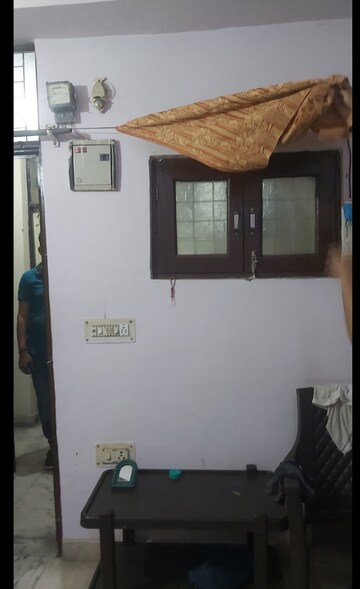 Master Bedroom in 1.5 BHK Builder Floor at Mayur Vihar – for Sale