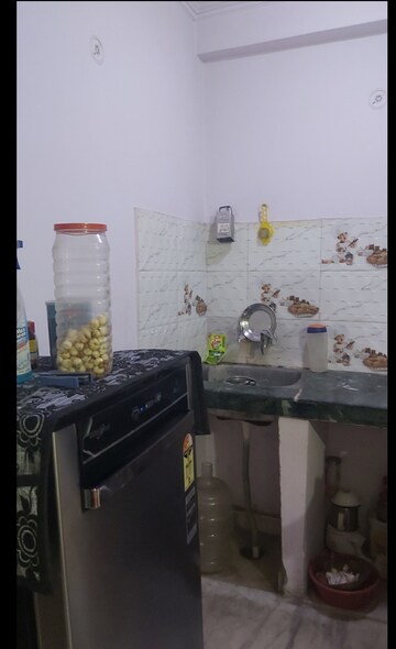 Kitchen in 1.5 BHK Builder Floor at Mayur Vihar – for Sale