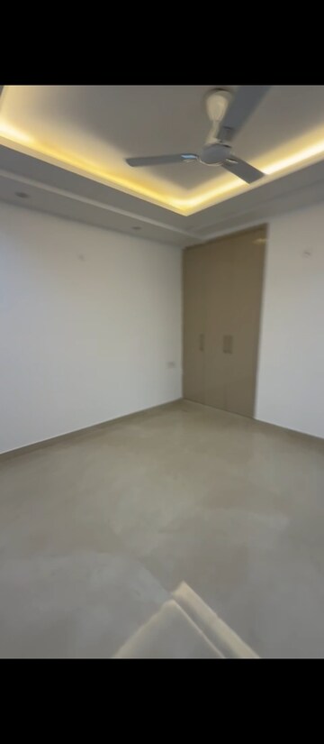 Room in 3 BHK Builder Floor at Mehrauli – for Rent