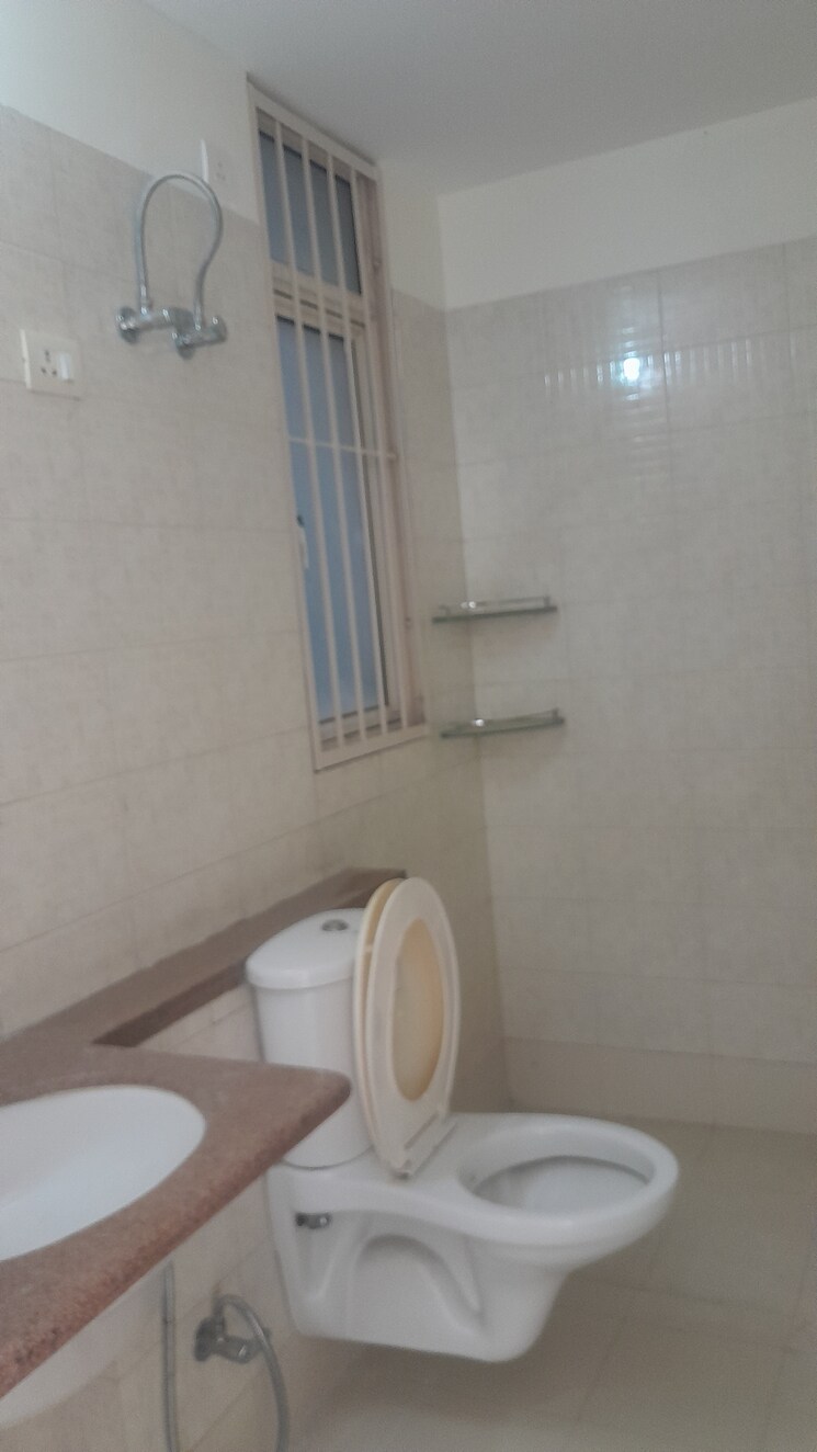 Bathroom, unitech-nirvana-country-cedar-crest 3 Bedroom 1600 Sq.Ft. Builder Floor In Sector 50 Gurgaon 8039922