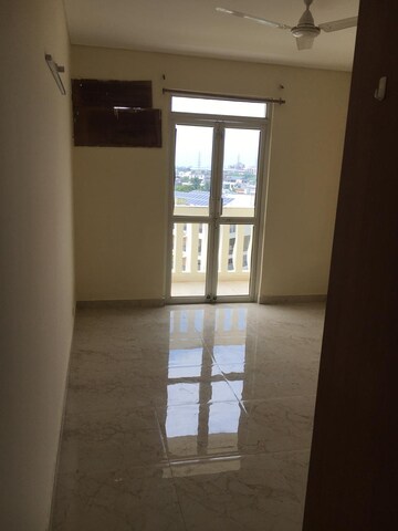 Room in 4 BHK Apartment at Dhoot Time Residency, Sector 63 – for Sale