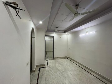 Building Lobby in 3 BHK Builder Floor at Palm Residency Chhatarpur, Chattarpur – for Rent