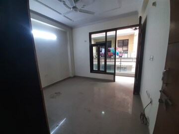 Master Bedroom in 3 BHK Builder Floor at Palm Residency Chhatarpur, Chattarpur – for Rent