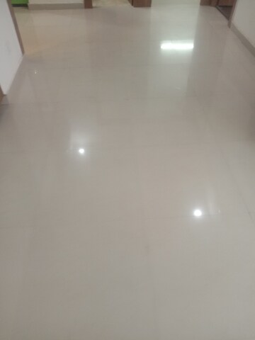 Room in 2.5 BHK Apartment at Mahagun Mywoods, Sector 16c Greater Noida – for Rent