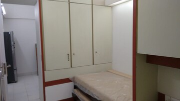 Room in 2 BHK Apartment at The Baya Central, Lower Parel – for Rent