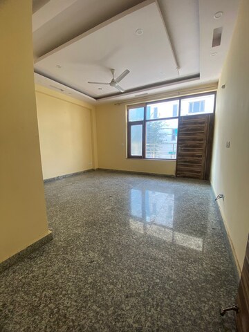 Room in 3 BHK Independent House at Sector 116 – for Rent