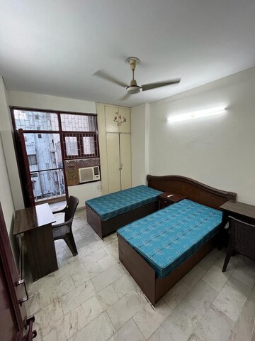 Room in  Pg at Karol Bagh – for Rent